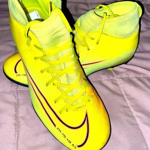 NIKE Mercurial Superfly 7 Academy MDS002 lemon yellow cleats 6Y